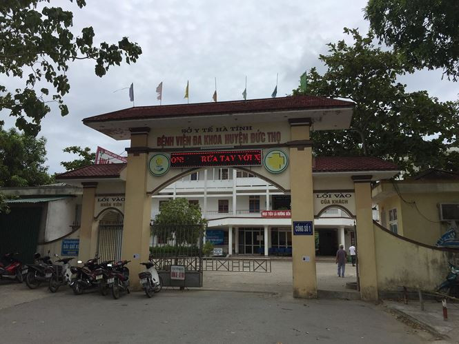 BV đa khoa Đức Thọ - Hà Tĩnh, nơi xảy ra vụ việc trẻ sơ sinh tử vong bất thường với vết đứt trên cổ.