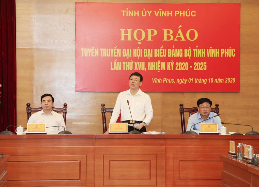 Lãnh đạo tỉnh Vĩnh Phúc chủ trì buổi họp báo