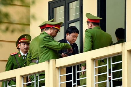 Ông Đinh La Thăng tại toà trong ngày xét xử thứ hai