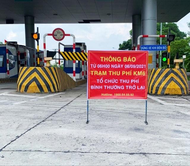 Trao thu phí đầu tuyến cao tốc Nội Bài - Lào Cai đầu tuyến đường phía Hà Nội đã thu phí trở lại từ ngày 6/9, sau thời gian dừng do nằm trong địa bàn áp dụng Chỉ thị 16.