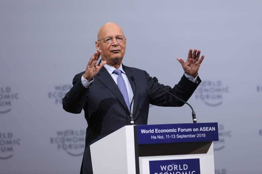 Nhà sáng lập và Chủ tịch điều hành WEF Klaus Schwab tại diễn đàn mở. Ảnh: Quang Phúc