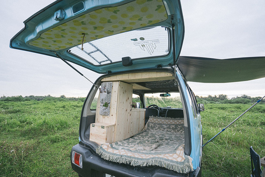 Chủ xe tháo ghế để "biến" chiếc xe 5 chỗ ngồi thành "căn nhà di động". Ảnh trên FB cá nhân chủ xe.