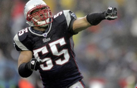 Vận động viên bóng bầu dục Junior Seau tự tử nghi do tổn thương não vì chấn động vùng đầu. (Ảnh: HUFFINGTON POST) 