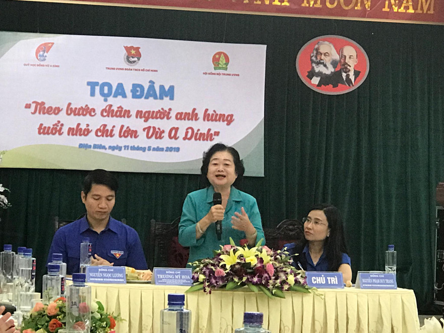 Buổi tọa đàm tổ chức tại TP Điện Biên Phù dưới dự chủ trì của bà Trương Mỹ Hoa, nguyên Phó Chủ tịch nước; anh Nguyễn Ngọc Lương, Bí thư T.Ư Đoàn, Chủ tịch Hội đồng Đội T.Ư