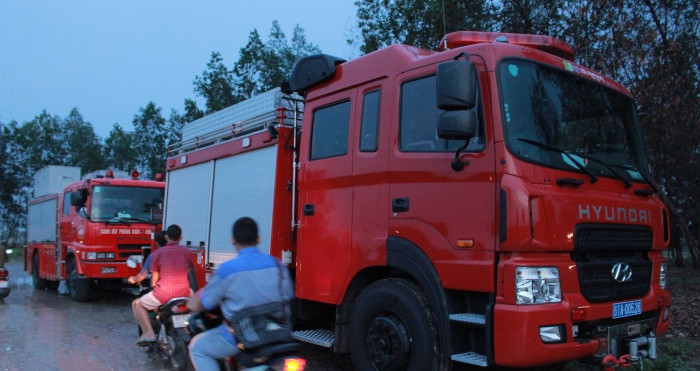 Tắm hồ lúc mưa, người đàn ông bị nước cuốn trôi