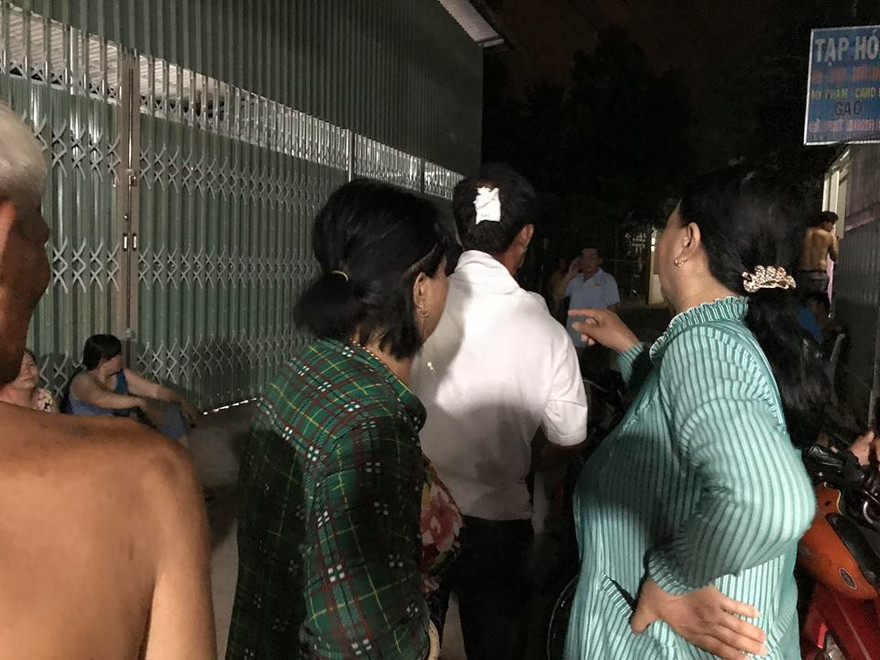 Con đánh cha tàn nhẫn rồi ôm bình gas cố thủ