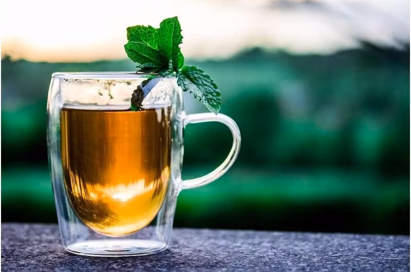 Uống trà và cafe hàng ngày sẽ giảm nguy cơ đột quy và sa sút trí tuệ.