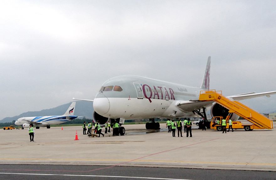 Dù tạm dừng các đường bay chở khách quốc tế thường lệ, nhưng Việt Nam vẫn duy trì các chuyến bay chở hàng, đưa/đón khách hồi hương. Ảnh minh họa.