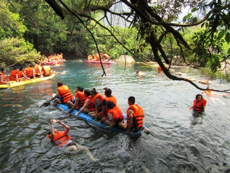 Du lịch Quảng Bình bị ảnh hưởng nghiêm trọng từ sự cố môi trường biển do Formosa gây ra (Ảnh minh họa)