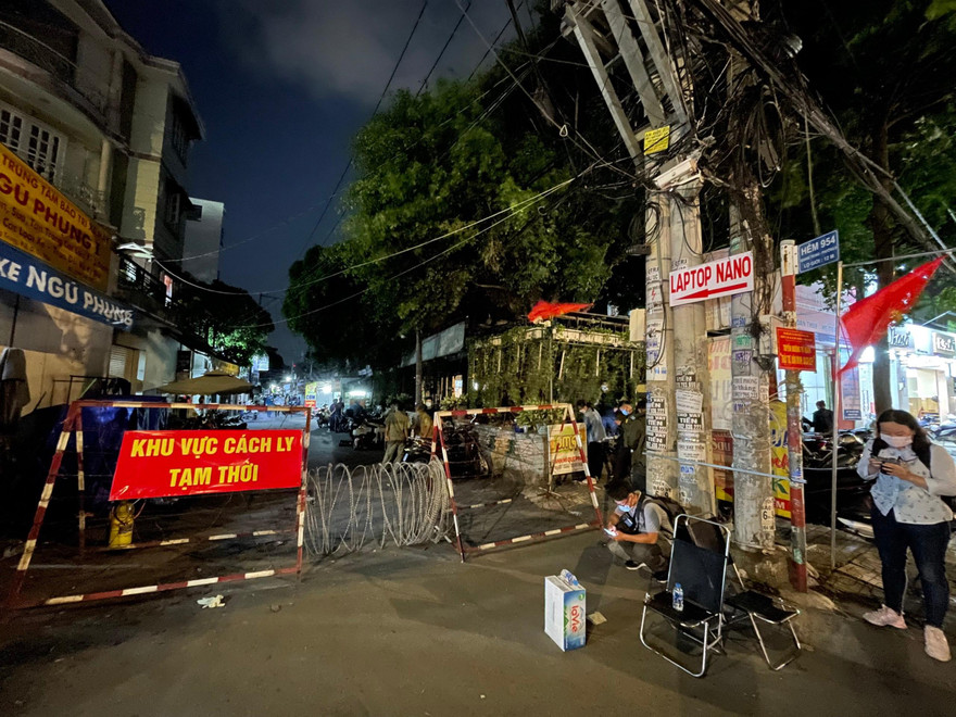 Tám khu vực bị phong toả tại TPHCM do có ca mắc COVID-19
