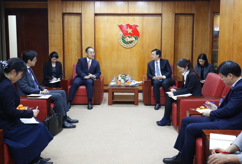 Hai bên trao đổi về những vấn đề thanh niên hai nước quan tâm. - Ảnh: Như Ý