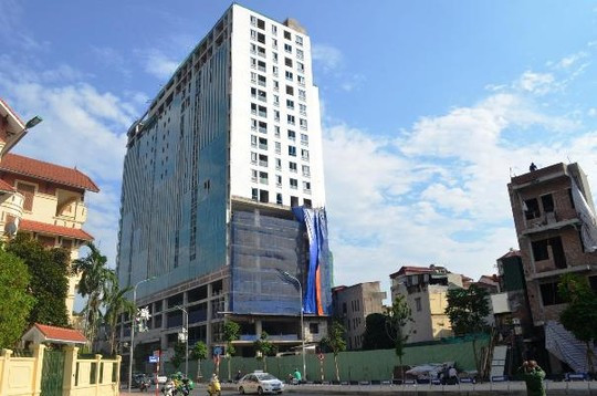 Hết tháng 10 phá dỡ xong toàn bộ tầng 19 nhà 8B Lê Trực
