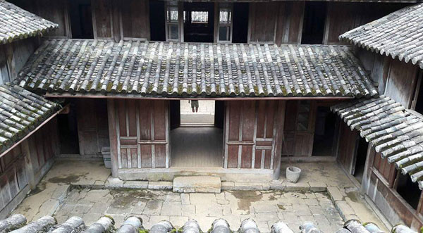 Ông Mai Tiến Dũng nhấn mạnh, cần tôn trọng và bảo về di tích dinh thự “Vua Mèo”