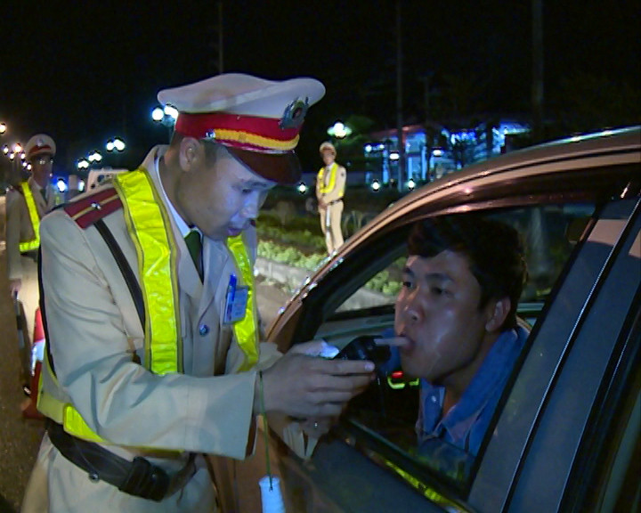 Rượu bia gây ra nhiều hệ lụy đối với xã hội. Ảnh minh họa. 