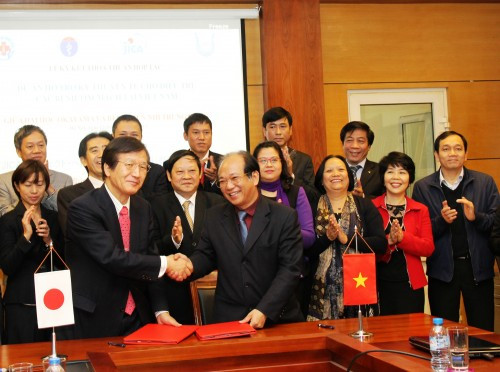 Các đại biểu tại lễ ký kết. Ảnh: Thái Hà