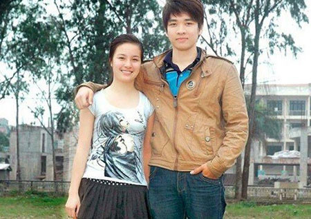 Bức ảnh đầu tiên chụp chung của Hoàng Long và Lan Anh khi là người yêu giả.