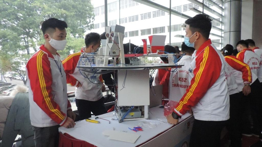 Các thí sinh tham gia vòng chung kết cuộc thi Công nghệ trí tuệ Student Chie-Tech” năm 2020