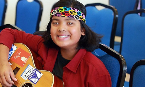 Ca sỹ nhí Jayden Trịnh sẽ hát bài " Việt Nam trong tôi là..." của nhạc sỹ Yến Lê trong chương trình"Việt Nam Rạng ngời tương lai"