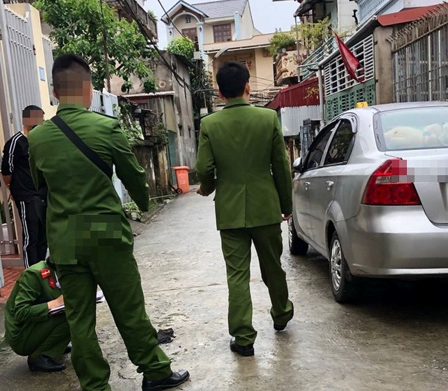 Lực lượng chức năng kịp thời đến hiện trường, xử lý sự việc. Ảnh: D. Chiến