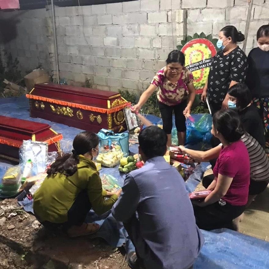 Chết chết của 2 anh em ở Đình Lập (Lạng Sơn) gây cú sốc và người dân đã chung tay, giúp sức lo hậu sự cho các em .Ảnh: DC