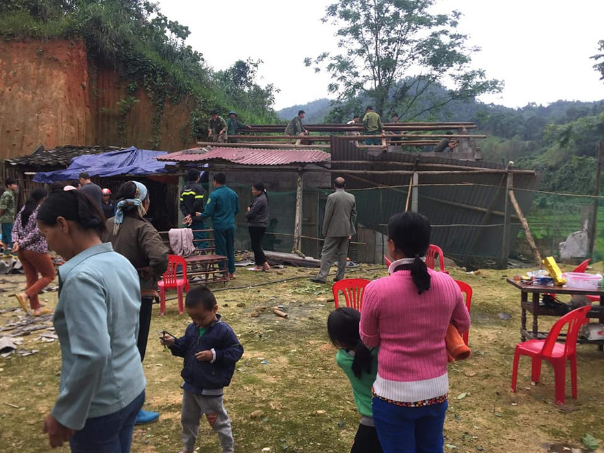 Lạng Sơn: Gần trăm nhà dân tốc mái do giông lốc