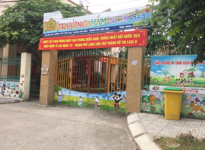 Sáng 22/5, lực lượng điều tra gặp nhà trường mầm non 8/3 và triệu tập cô giáo Q chứ không phải bắt khẩn cấp như tin đồn .Ảnh: Duy Chiến