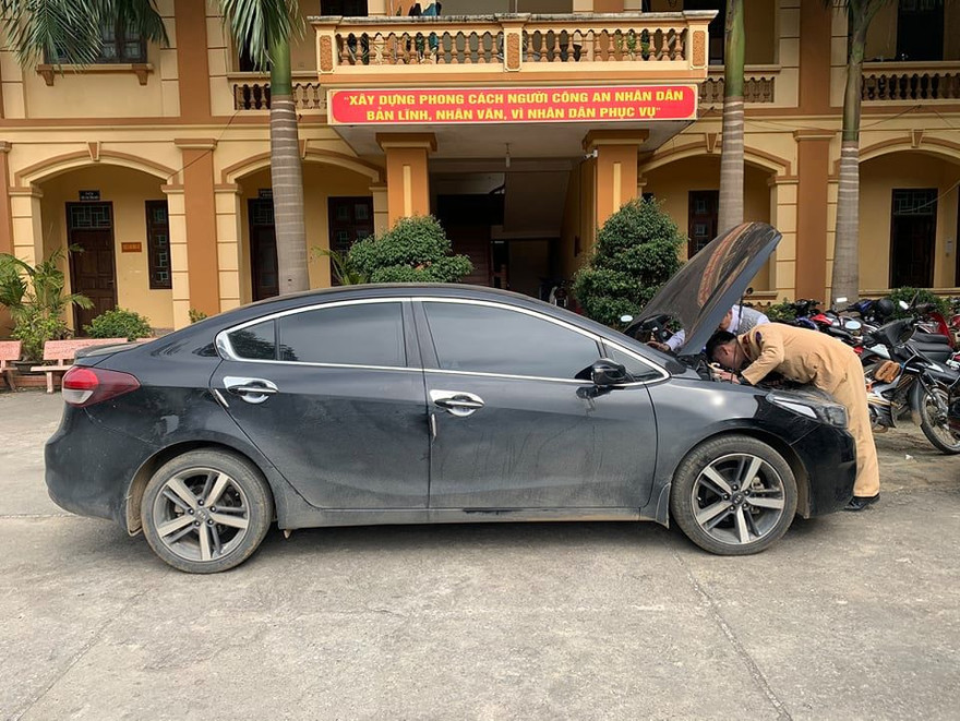 Xe ô tô không có giấy tờ hiện đang tạm giữ tại cơ quan công an .Ảnh: Duy Chiến 