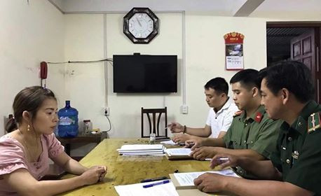 Đối tượng Hằng khai nhận hành vi tại cơ quan điều tra .Ảnh: Huyền Mỹ