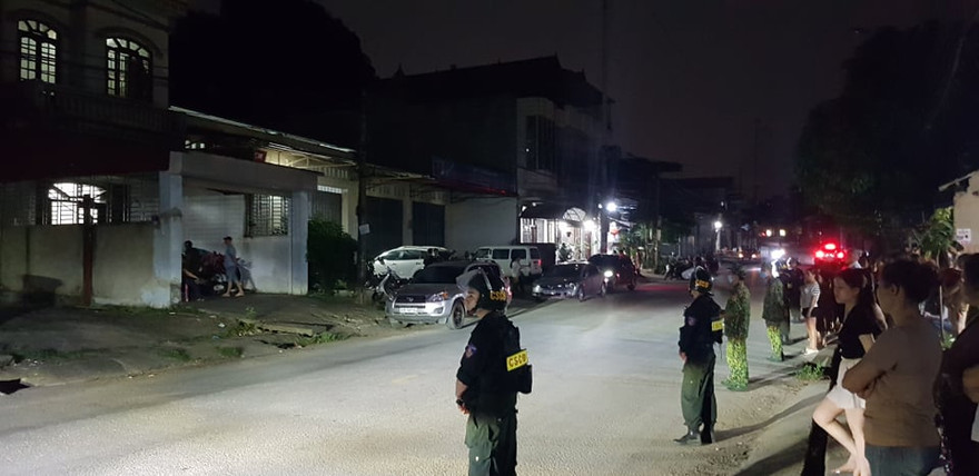 Thực hiện chuyên án 275H, lực lượng công an Lạng Sơn đồng loạt khám xét, truy bắt những đối tượng buôn bán 16 bánh ma túy .Ảnh: Duy Chiến