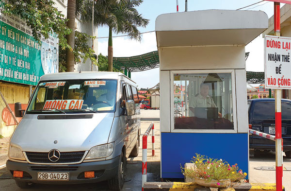 Các chuyến xe khách, vận tải đến các tỉnh như: Quảng Ninh, Hải Dương đều tạm dừng khai thác, hoạt động .Ảnh: GT