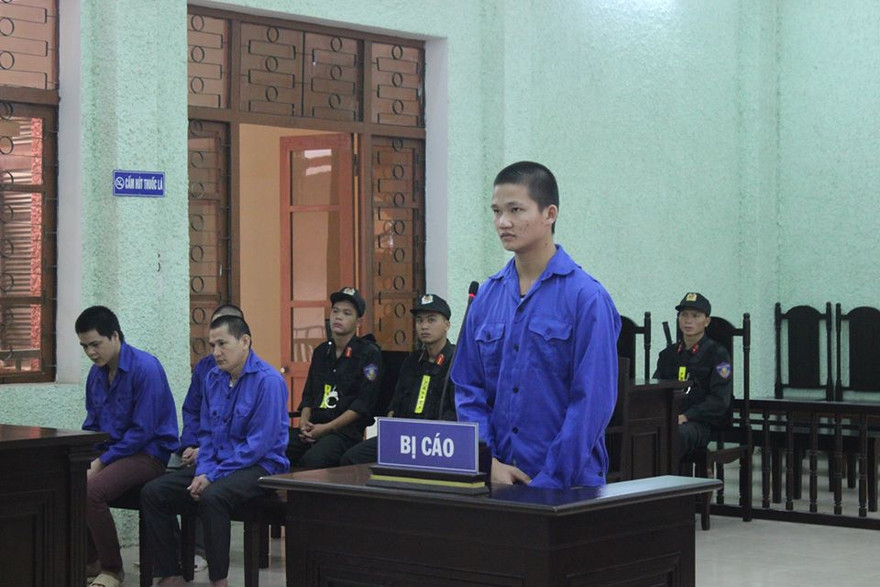 Bị cáo Minh ra tòa lĩnh án về hành vi lừa người, chiếm đoạt tài sản *ảnh: CB