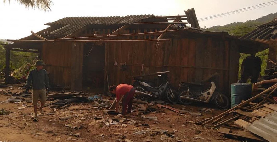 Chỉ sau 30 phút cuồng phong, nhà anh Lục Văn Du, thôn Pò Mầm, xã Yên Lộc, huyện Bình Gia trở nên hoang tàn .Ảnh: H. Hiếu