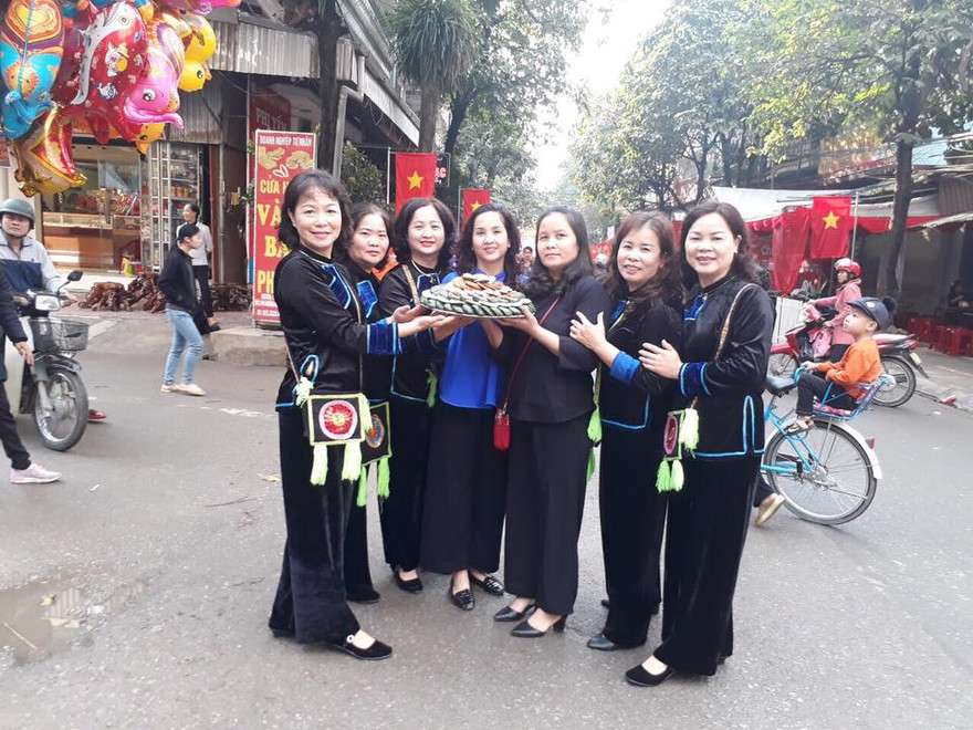 Những tà áo đặc trưng, thân thương của người Tày, Nùng xứ Lạng .Ảnh: Nguyễn Hương