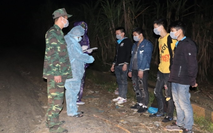 Lợi dụng đêm tối, nhiều công dân đã nhập cảnh trái phép qua cửa khẩu Cao Bằng. Ảnh: TL 