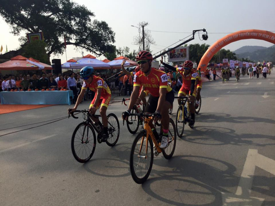 Cuộc đua xuất phát từ địa đầu Tổ quốc- Lạng Sơn đến mũi Cà Mau *ảnh: Duy Chiến