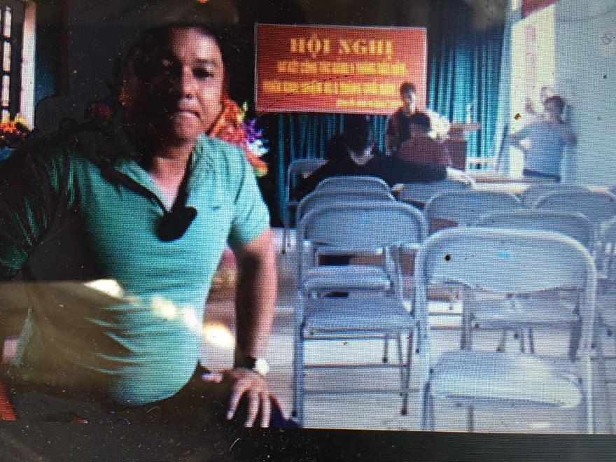 Ông "ngoại cảm" L thực hiện Live trên vào sáng nay (18/7).