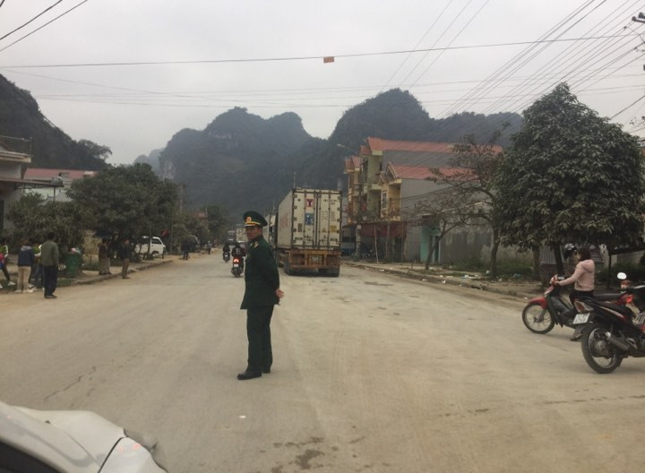 Hàng hoá vẫn được xuất qua cửa khẩu Tân Thanh nhưng số lượng giảm đáng kể so với những ngày trước đây. Ảnh: Duy Chiến