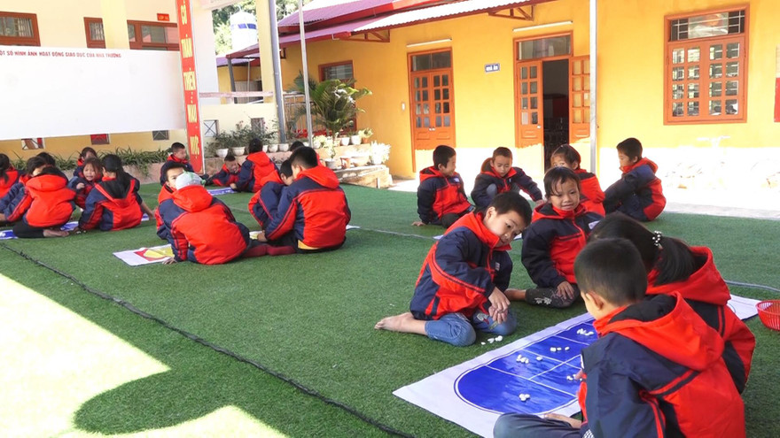 Các em bậc học mầm non, tiểu học lần lượt cho học sinh nghỉ học .Ảnh: Duy Chiến 