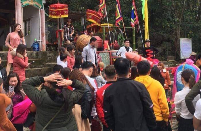 Màn rước "Tàng thinh" thu hút sự chú ý của mọi ngưởi .Ảnh: Duy Chiến