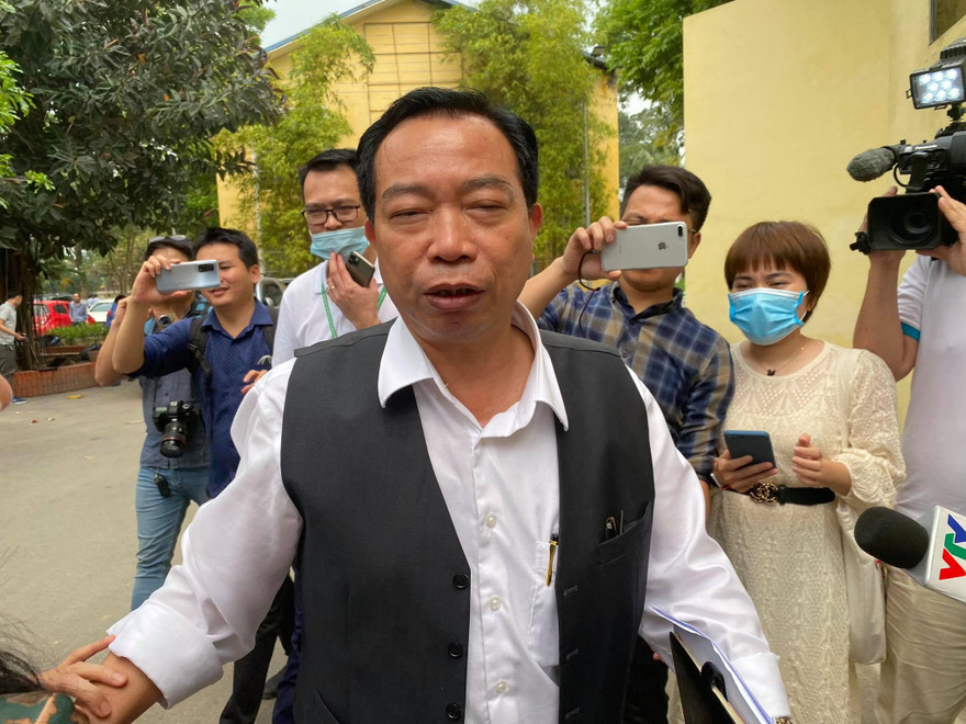 Ông Vương Văn Tịnh, Giám đốc Bệnh viện Tâm thần Trung ương I đã bị Bộ Y tế tạm đình chỉ công tác để kiểm điểm, làm rõ trách nhiệm và hợp tác với cơ quan điều tra.