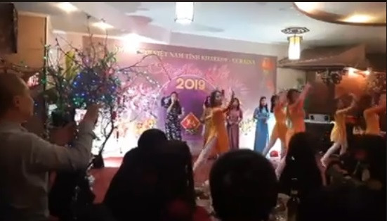 Biểu diễn văn nghệ trong chương trình đón Tết Việt của cộng đồng người Việt tại Ukraine ngày 1/2/2019. Ảnh: Nguyễn Văn Nưa.