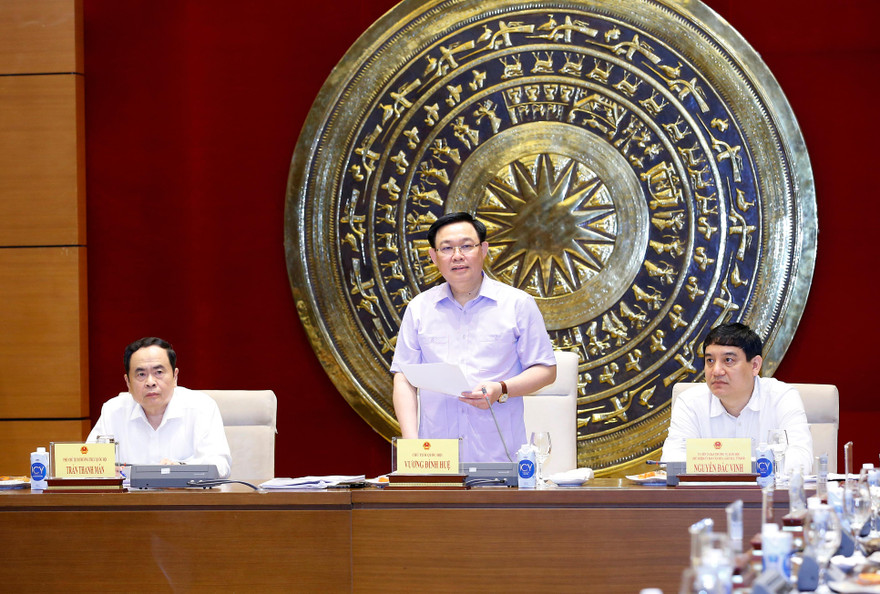 Chủ tịch Quốc hội Vương Đình Huệ chủ trì buổi làm việc với Thường trực Ủy ban Văn hóa, Giáo dục, Thanh niên, Thiếu niên và Nhi đồng