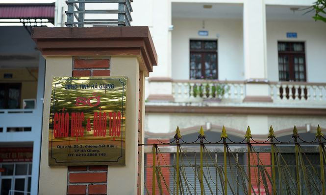 Việc thi hành kỷ luật cán bộ một số trường hợp còn nhẹ, chưa kịp thời, nhất là đối với những trường hợp có liên quan đến vụ việc nâng điểm trong kỳ thi PTTH năm 2018 