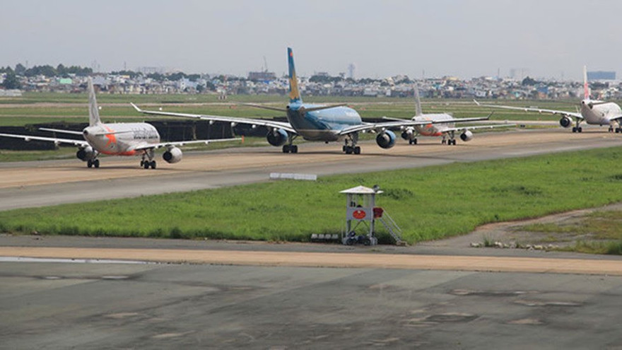 Quy định phi công nghỉ việc phải báo trước 120 ngày của Bộ GTVT được xem là phạm luật. Ảnh minh họa.