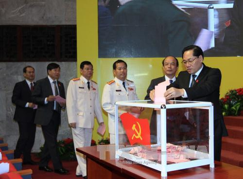 Người lần đầu tham gia cấp uỷ cấp tỉnh, ít nhất nam sinh từ 9/1965, nữ 9/1970. 