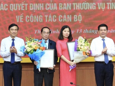 Thái Bình trao quyết định về công tác nhân sự