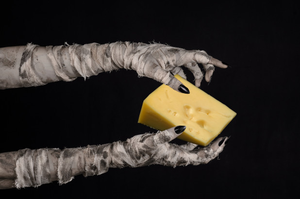 Nếu những mẫu vật tìm thấy tại lăng mộ của thị trưởng Ptahmes là pho mát thì đây là loại pho mát cổ đại nhất thế giới, có tuổi đời hơn 2.000 năm.