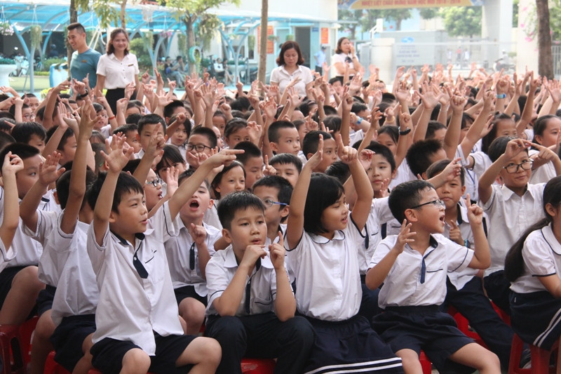 Hơn 1 nghìn thiếu nhi hưởng ứng cuộc thi Em yêu nước sạch tại lễ phát động.