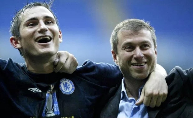 Tỷ phú Roman Abramovich đã xếp lịch gặp gỡ Frank Lampard.