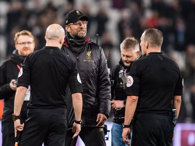 HLV Jurgen Klopp nhận án phạt từ FA vì chỉ trích trọng tài.